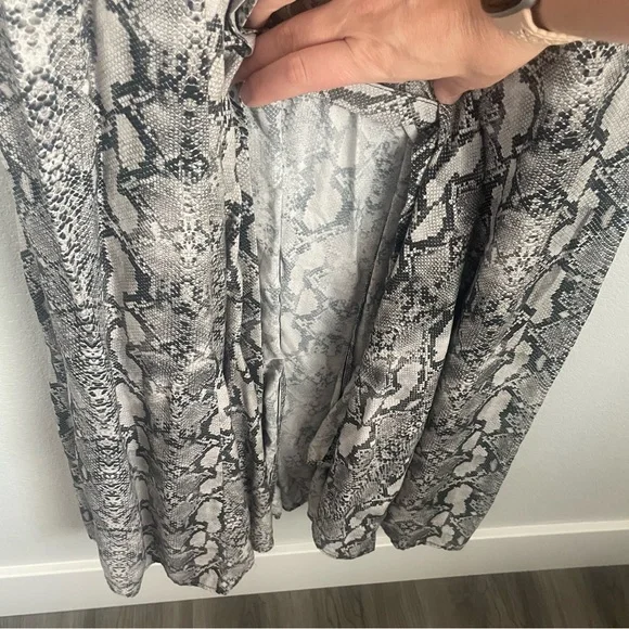 Zara Snake Print Maxi Shirt Dress Black Gray Animal Print Women’s XS - Picture 3 of 14